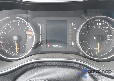 2019 Jeep Cherokee Latitude Fwd z USA, uszkodzony, nr VIN 1C4PJLCB3KD285413